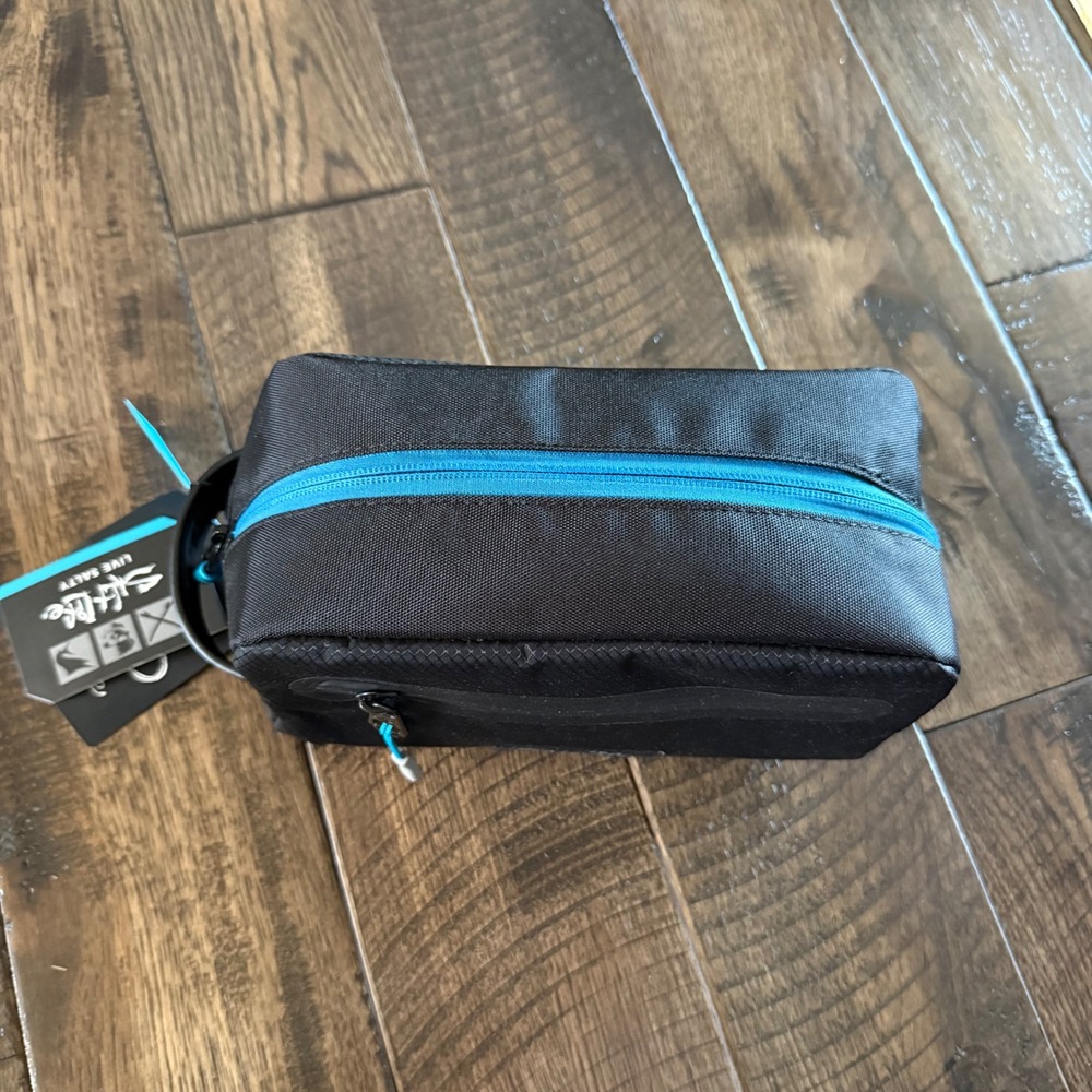 Salt Life Mens Toiletry Bag Black Ripstop Dopp Kit‎ Travel Case Blue Zip NEW - Picture 2 of 8